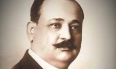 Alfonso Quiñónez Molina (biografía)